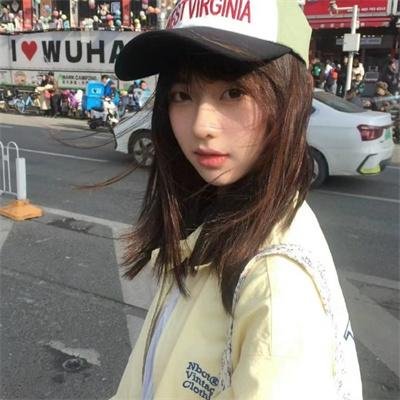 赤裸并存在著